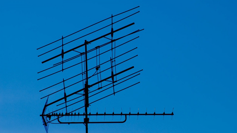 Antenne TNT : Faut-il choisir une antenne interne ou une antenne externe ?